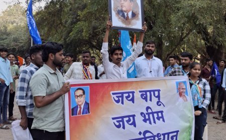 सावित्रीबाई फुले पुणे विद्यापीठाने काढलेले परिपत्रक रद्द करण्यासाठी आंदोलन