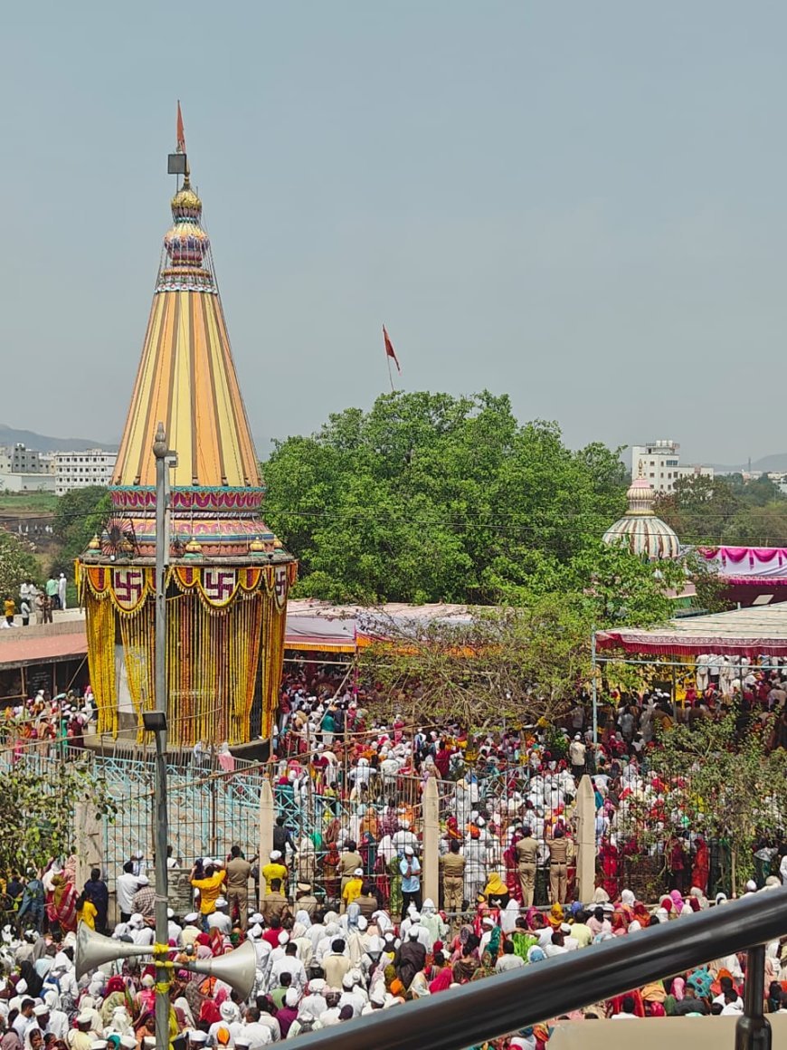 देहूत श्री संत तुकाराम बीज सोहळ्यानिमित्त लाखों भाविकांचे दर्शन