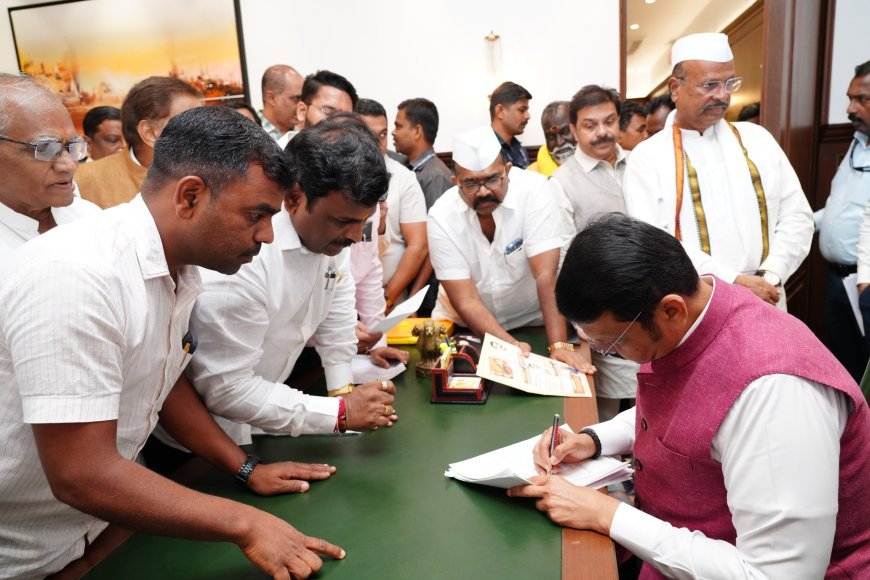 भामा आसखेड धरणग्रस्त शेतकऱ्यांचे प्रश्न लागणार मार्गी; आमदारांसह  प्रकल्पग्रस्तांनी घेतली मुख्यमंत्र्यांची भेट