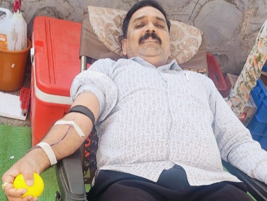 शासकीय अधिकारी यांचे तब्बल ३९ वेळा रक्तदान करून केला विक्रम