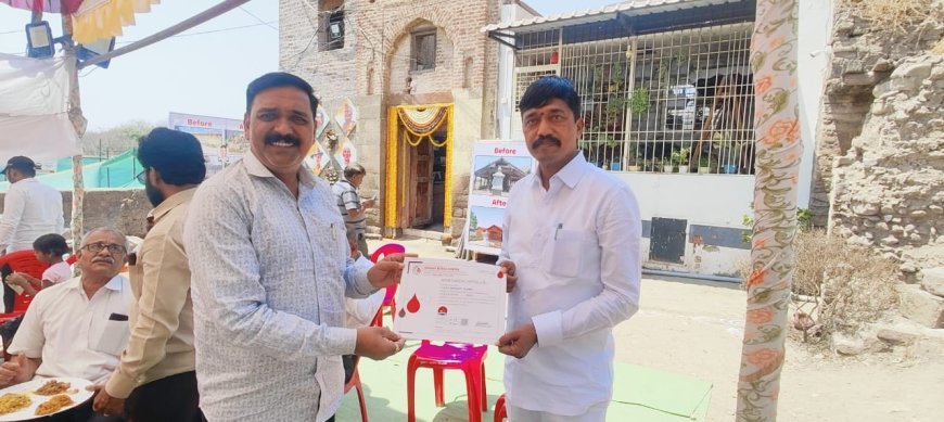 शासकीय अधिकारी यांचे तब्बल ३९ वेळा रक्तदान करून केला विक्रम
