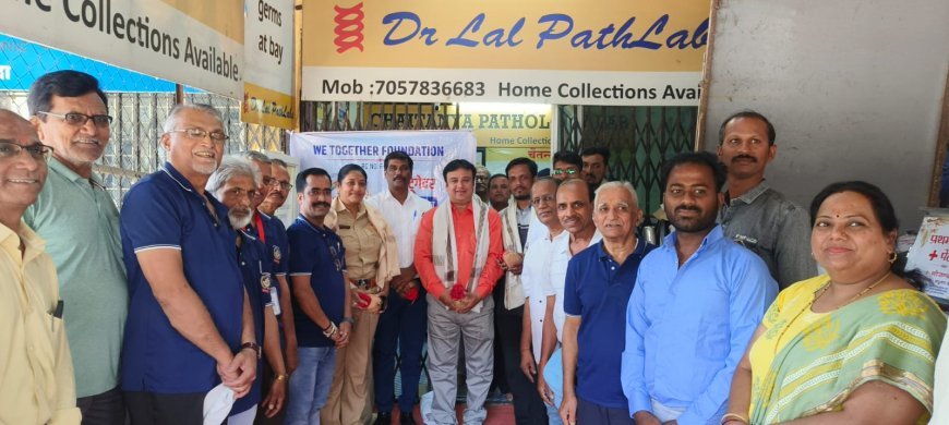 वूई टुगेदर फाउंडेशनकडून महाराष्ट्र दिनाच्या निमित्ताने कामगारांचा सन्मान