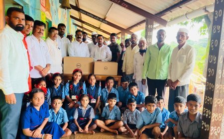 गडद जिल्हा परिषद प्राथमिक शाळेला मोफत संगणक