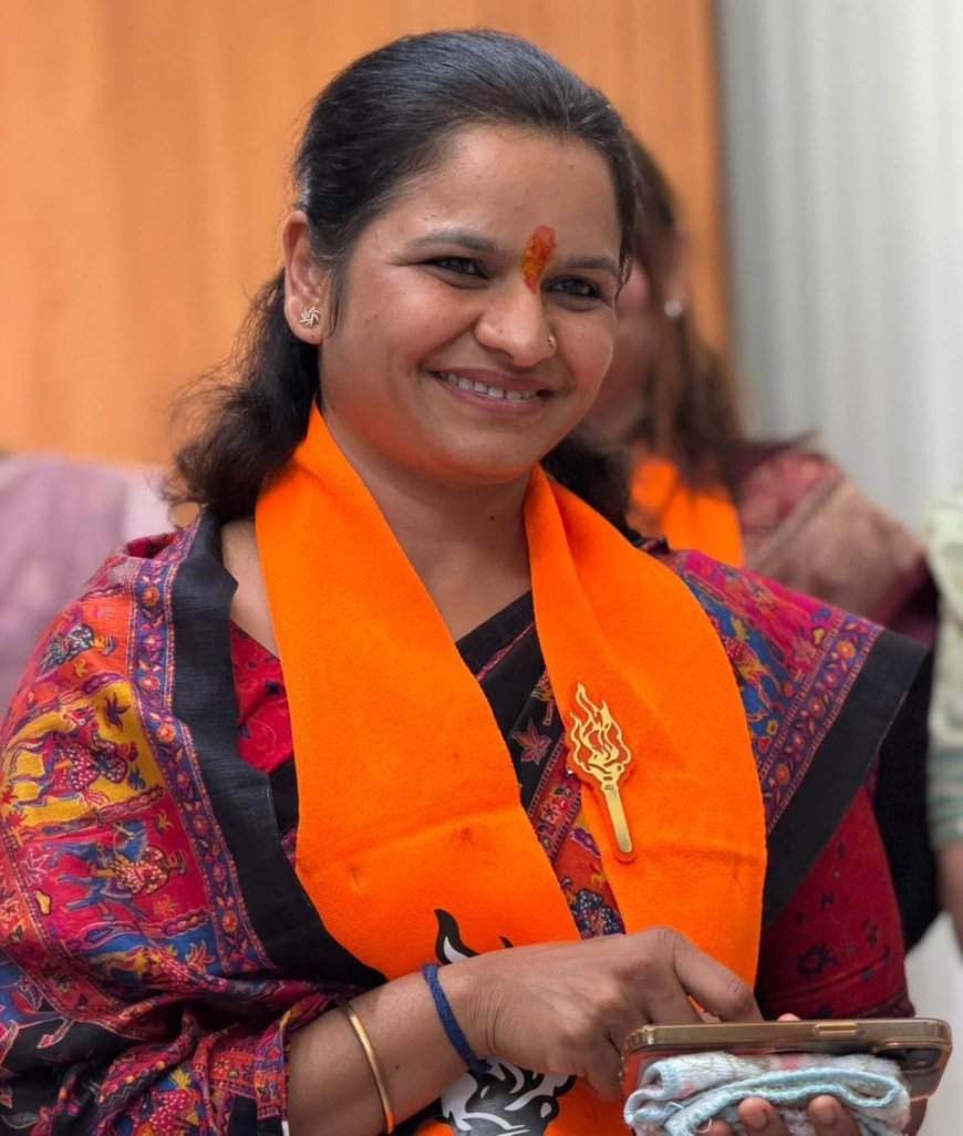 कौल कुरुळीच्या जनतेचा,विजयाचा झेंडा पुन्हा मशालीचाच! कुरुळी - आळंदी ग्रामीणमध्ये विनया मुंगसे यांच्या नेतृत्वात मशालीच्या विजयाची चाहूल