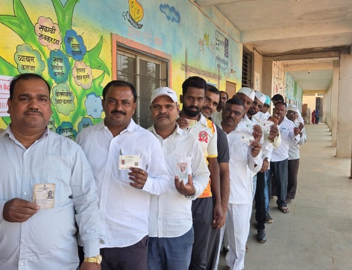 पुणे जिल्ह्यात शांततेत मतदान;दीर्घ प्रतीक्षेनंतर जिल्हा परिषद- पंचायत समिती निवडणुकांचे मतदान शांततेत