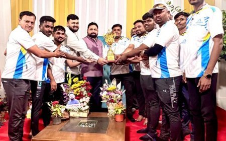 वाढदिवसानिमित्त कर्मचाऱ्यांसाठी क्रिकेटचा जल्लोष;आदिराज ग्रुपचे राजेंद्रजी गोरे यांचा जन्मदिन साजरा