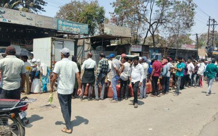 चाकणमध्ये भारत गॅस वितरणाचा गोंधळ; ग्राहकांची उन्हात सिलिंडरसाठी प्रतीक्षा