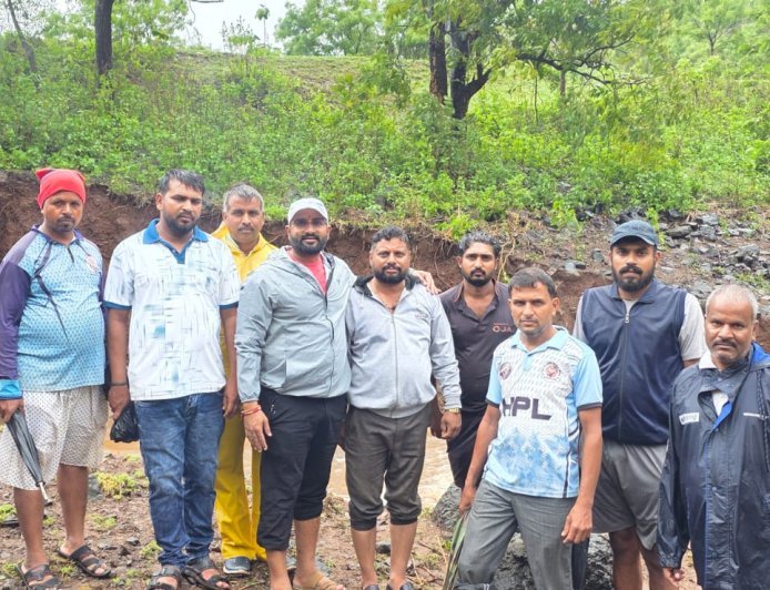 खेड तालुक्याच्या पश्चिम भागातील अतिवृष्टीग्रस्त गावांची समीर सुपे यांच्याकडून पाहणी