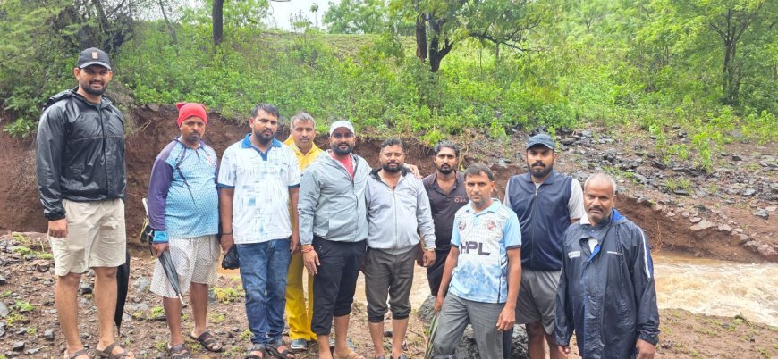 खेड तालुक्याच्या पश्चिम भागातील अतिवृष्टीग्रस्त गावांची समीर सुपे यांच्याकडून पाहणी