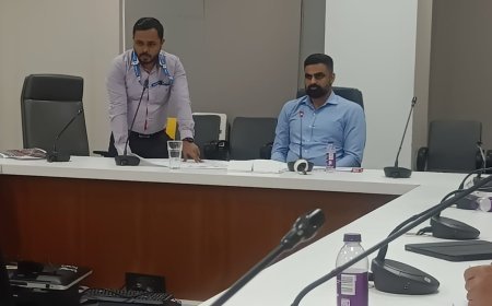 चाकण एमआयडीसी परिसरातील सर्व रस्ते २५ ऑगस्टपर्यंत खड्डेमुक्त करा - जिल्हाधिकारी जितेंद्र डुडी यांचे निर्देश