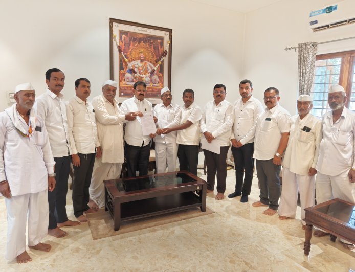 सोसायटी प्रतिनिधींच्या मागणीवरून जिल्हा परिषद निधीतून ३० लाखांचा निधी मंजूर